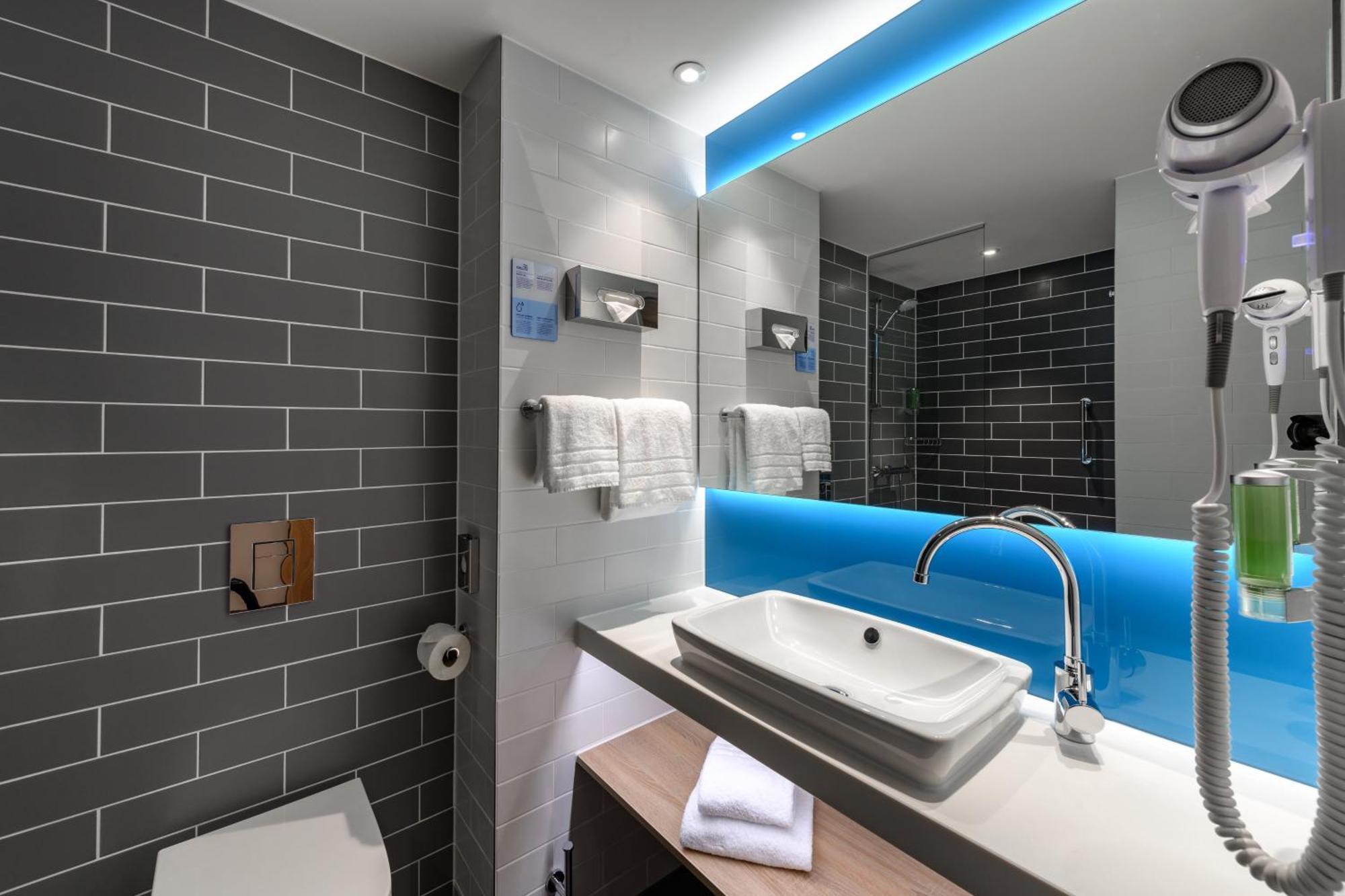 Holiday Inn Express Goettingen By Ihg Extérieur photo